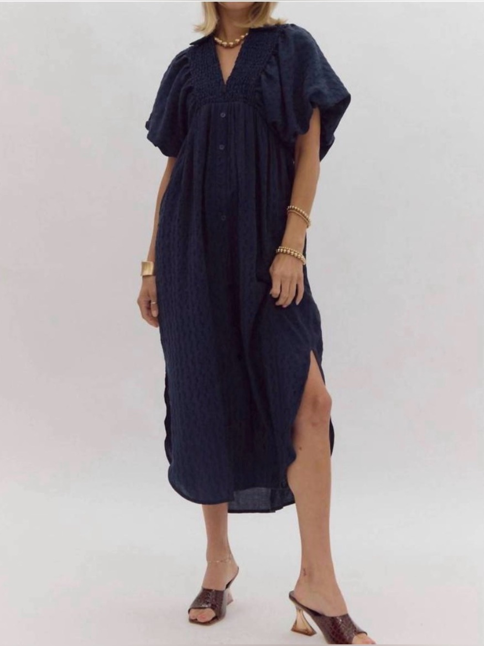 Entro NWT Women’s Navy Puff-Sleeve Midi Smocked Dress Size Small